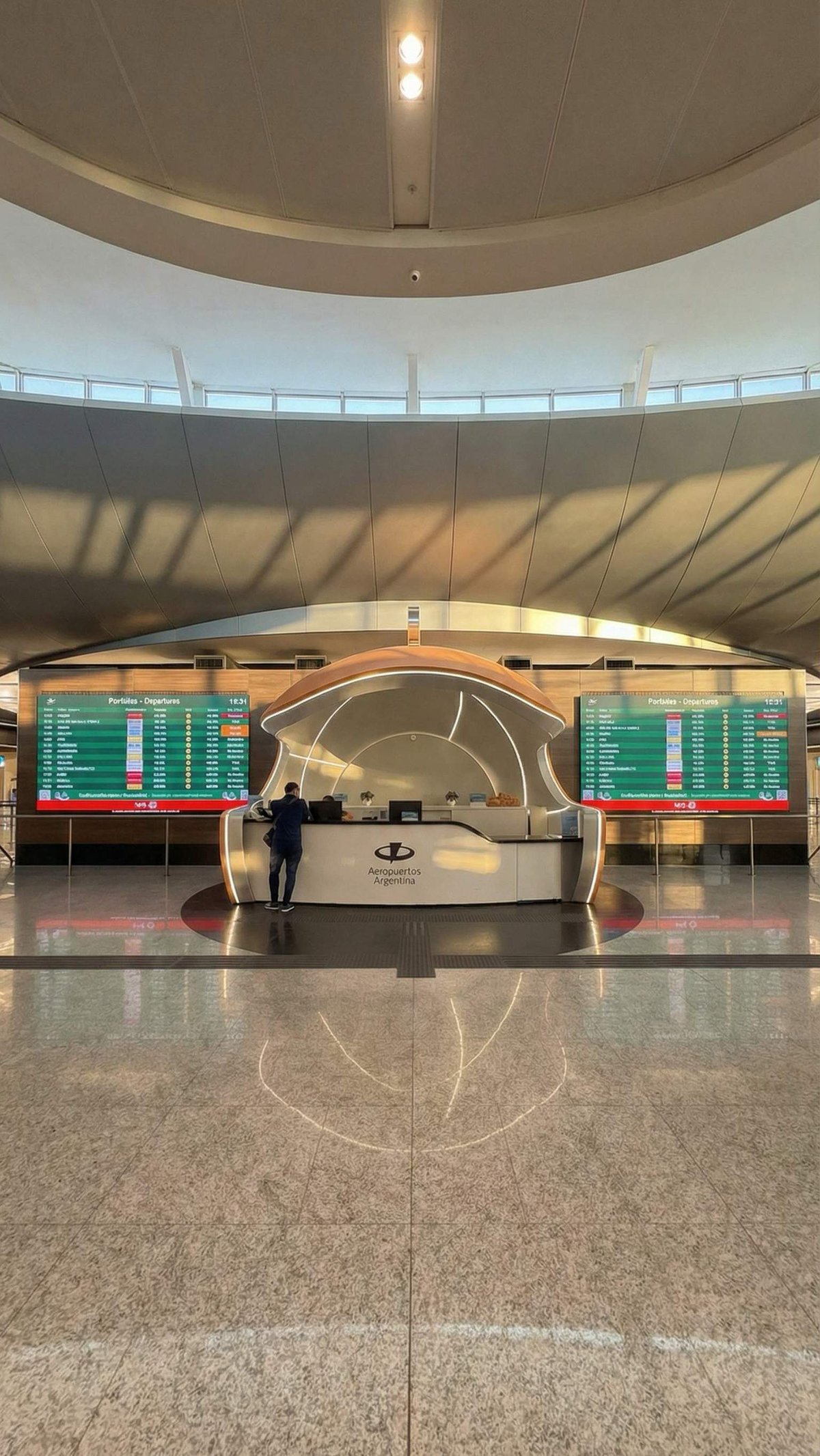 Pantallas LED Samsung instaladas por Prina en counter de Aeropuertos Argentina