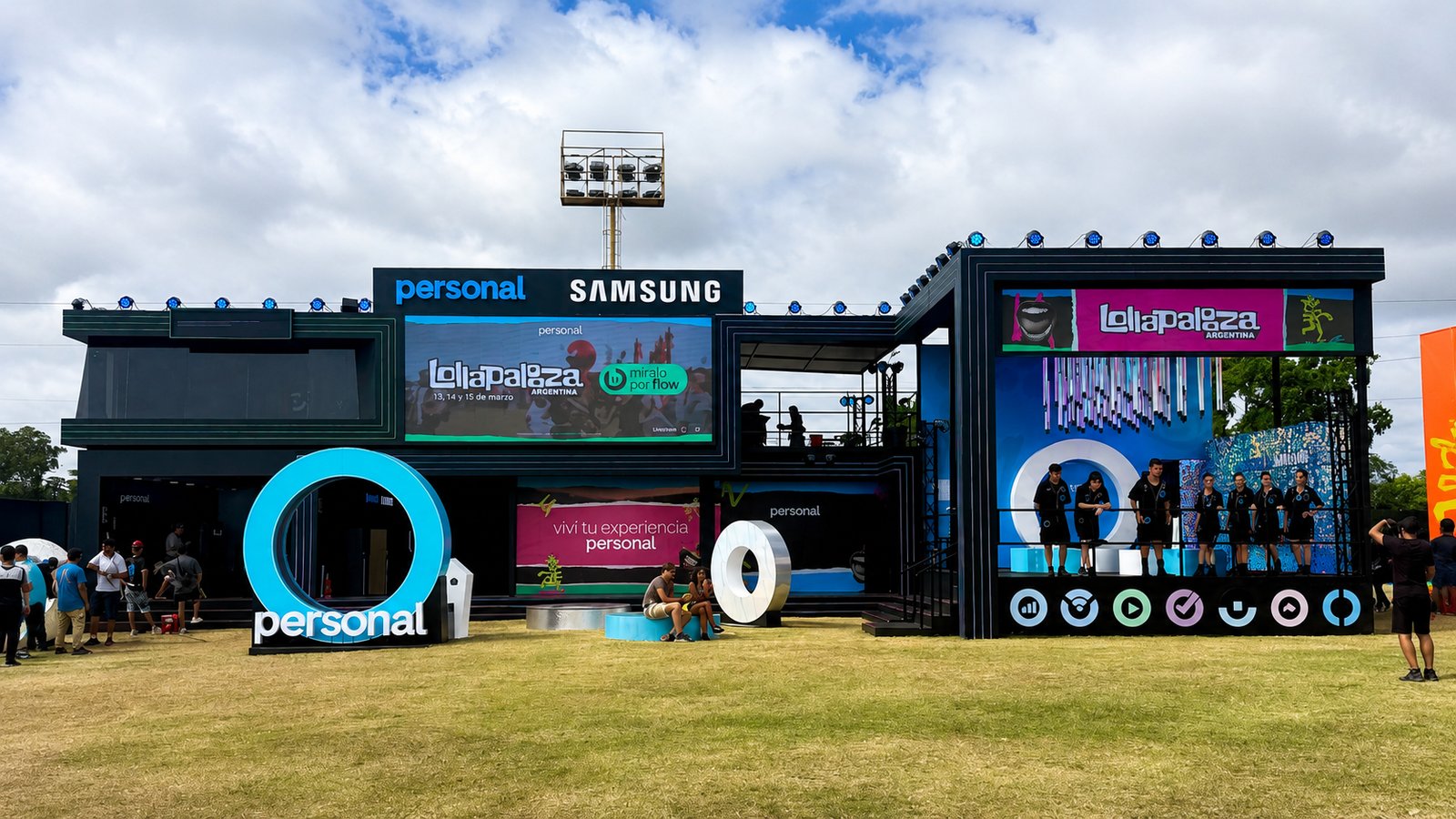 Pantallas LED Prina en stands de Lollapalooza Argentina