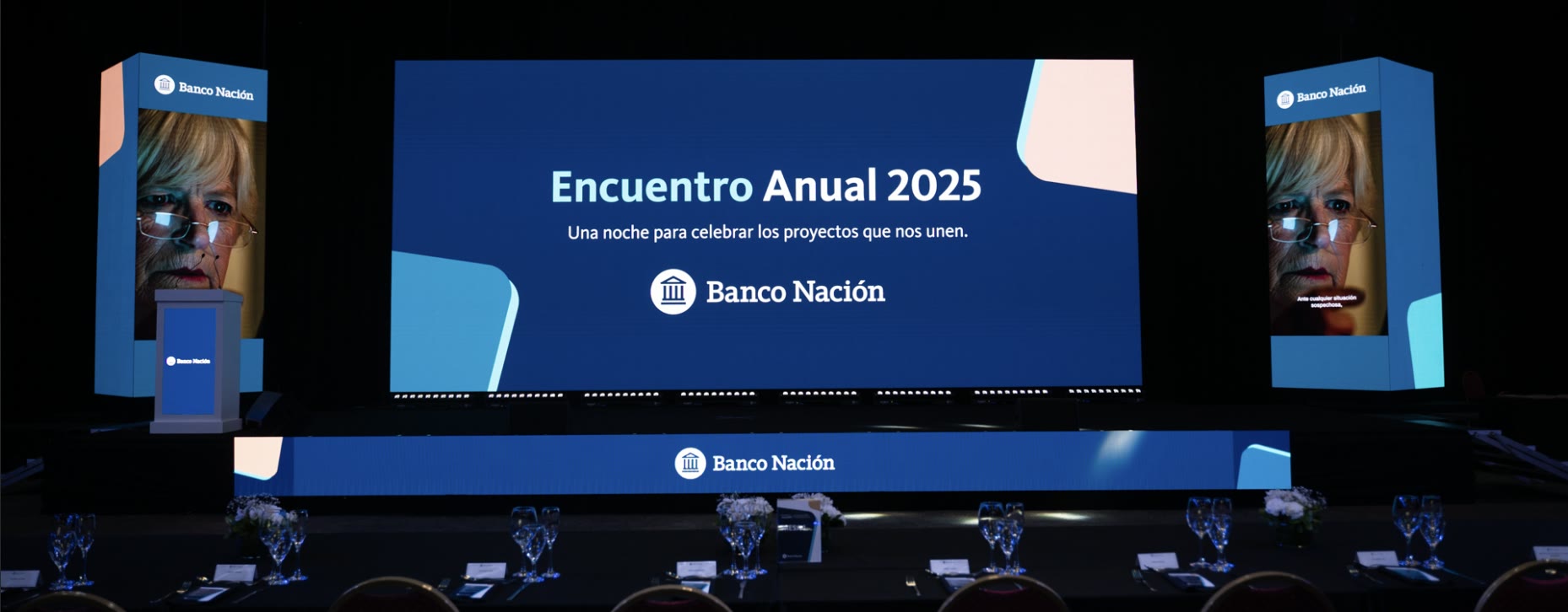 Pantallas LED alquiladas por Prina para el Encuentro Anual 2025 de Banco Nación